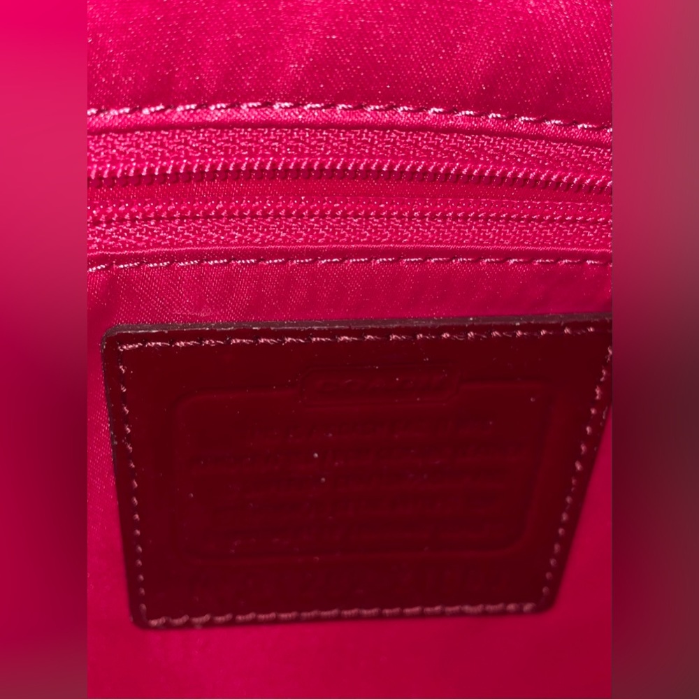 🎉HP🎉New! Coach Crimson Poppy Slim Convertible Patent Leather Tote Gold Chain🥀 - Picture 5 of 15